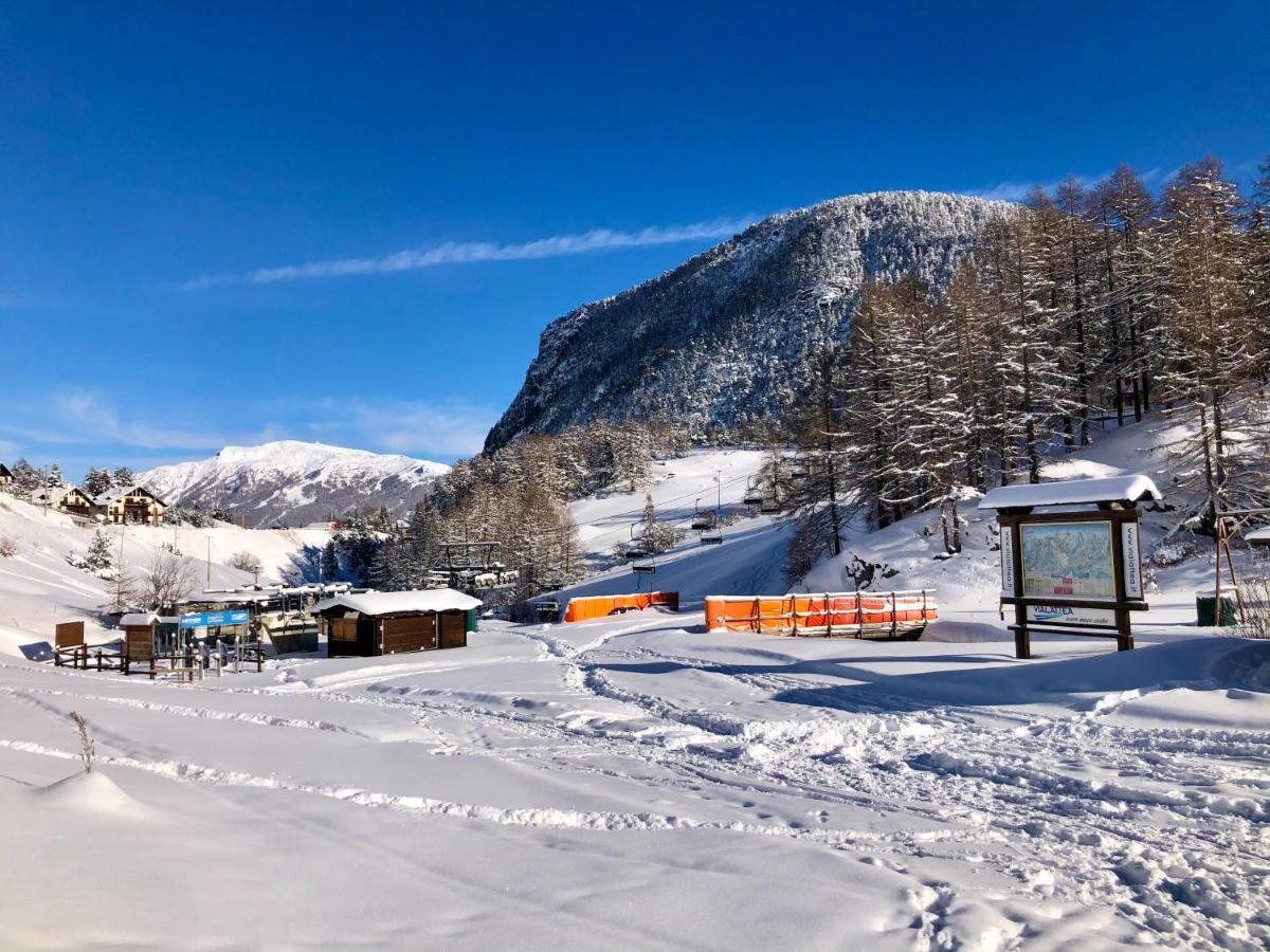 Hotel Piccolo Chalet Claviere Exterior photo